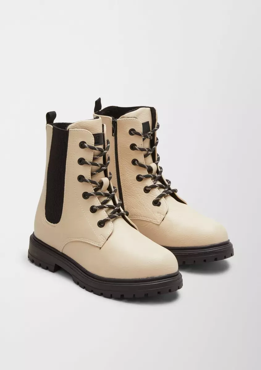 Stiefel mit Teddyfutter