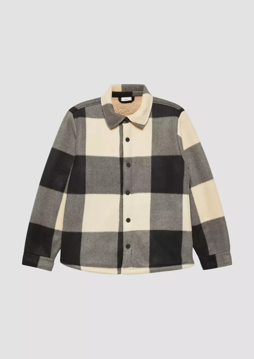 Weiches Overshirt mit Teddyfutter und seitlichen Eingrifftaschen