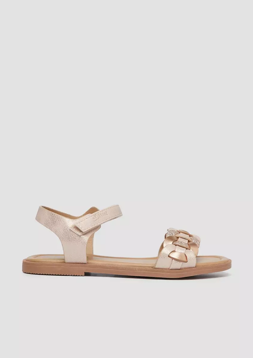 Sandalen mit Klettverschluss