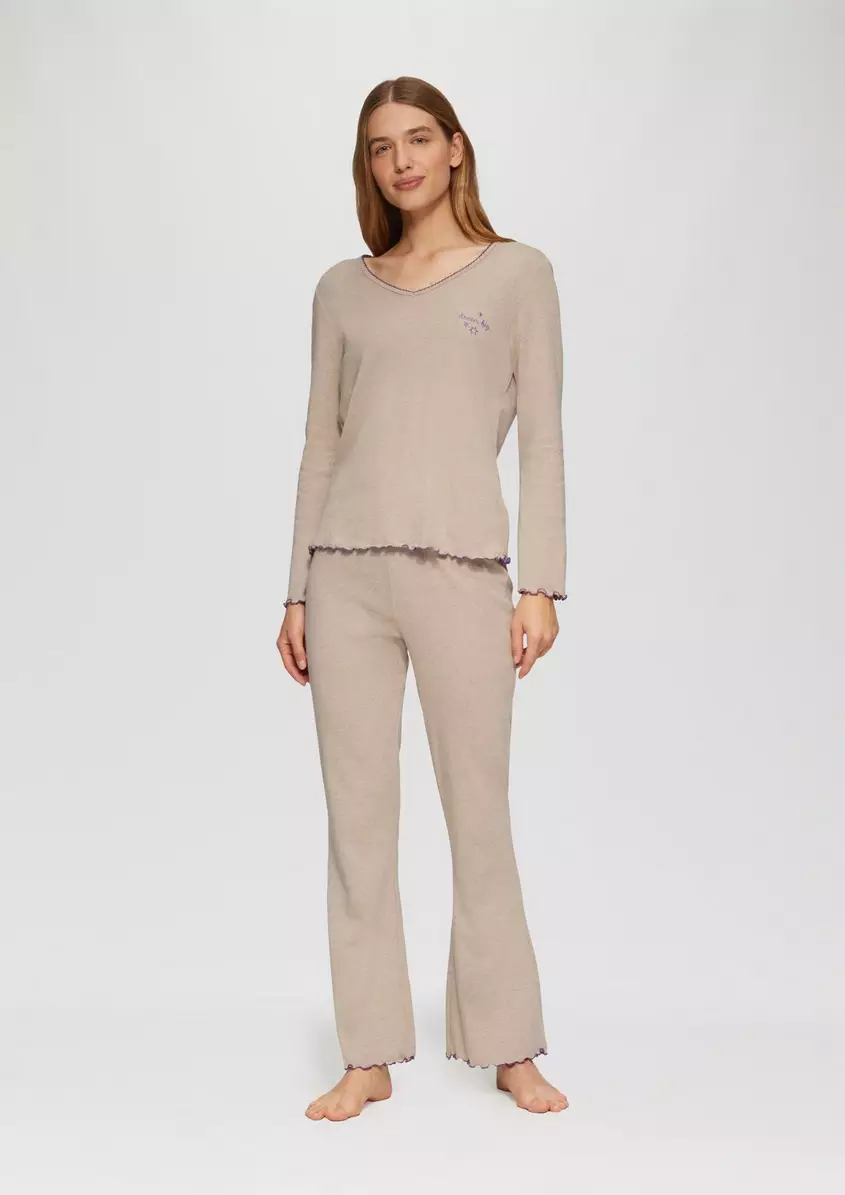 Bequemer Pyjama mit Babylock-Saum