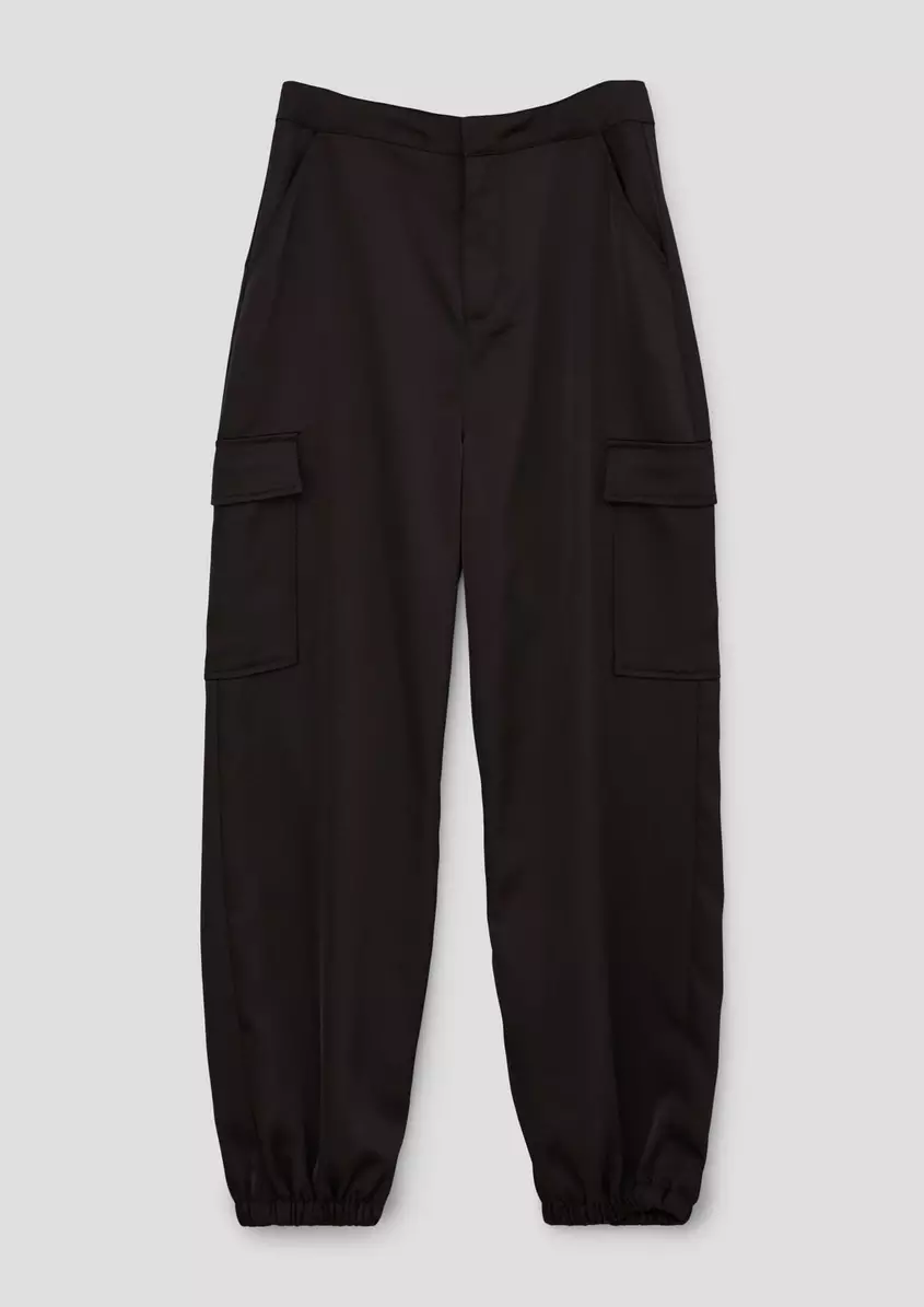 Loose: Parachute-Hose aus Satin