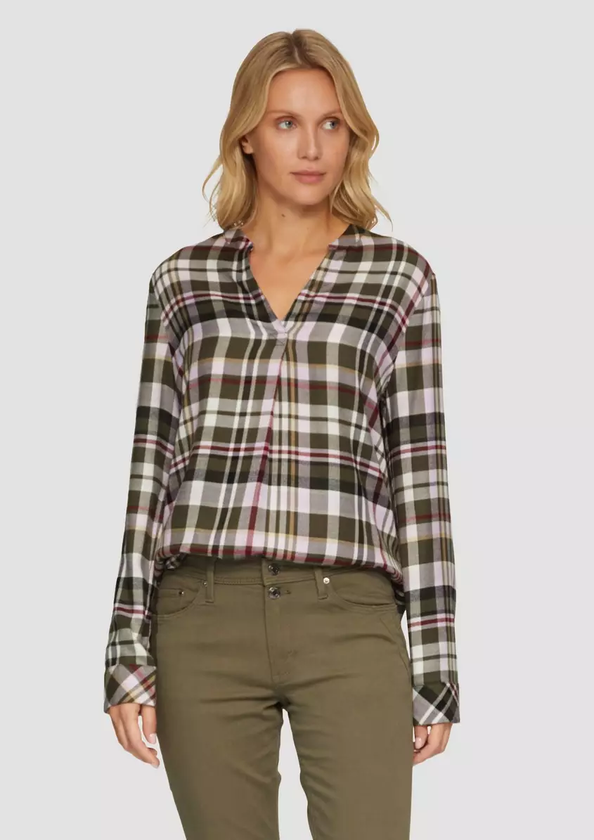 Karierte Bluse aus Viskosemix und Krempel-Detail