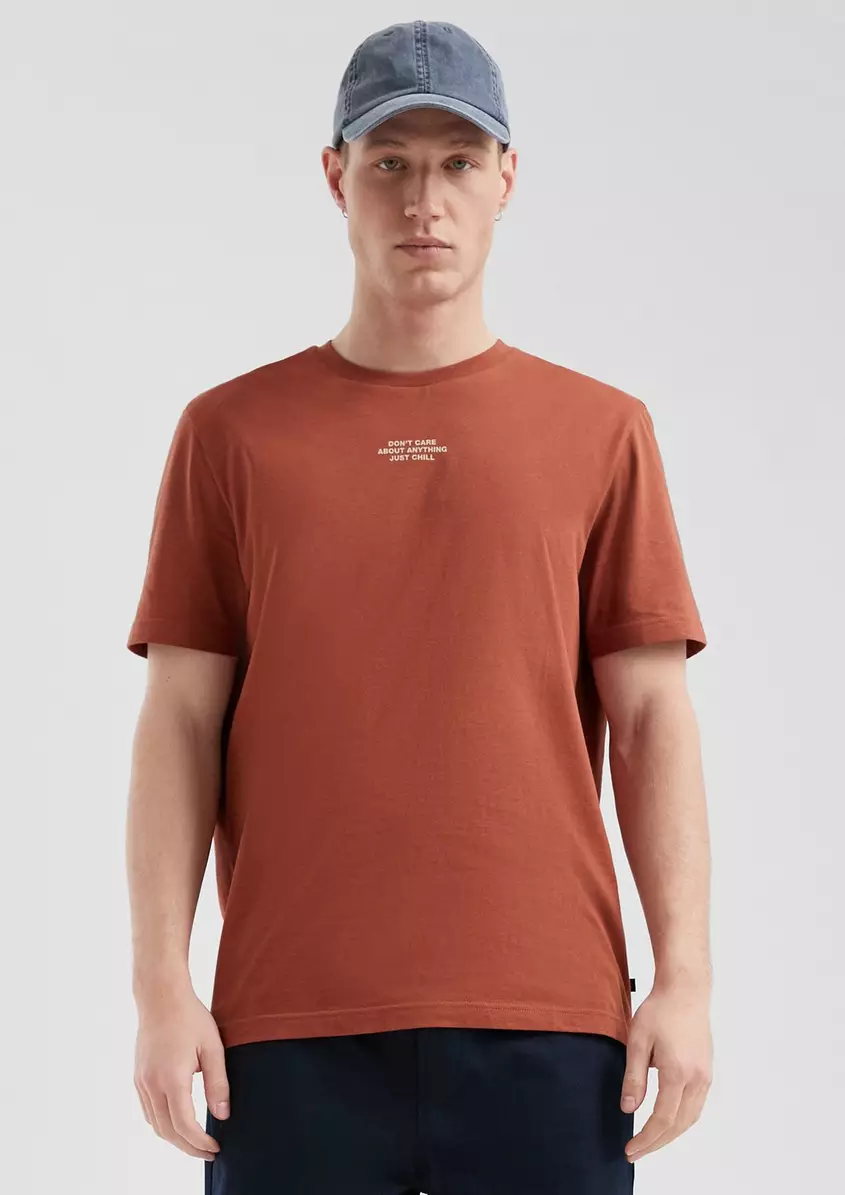 Basic Rundhals-T-Shirt mit kleinem Frontprint