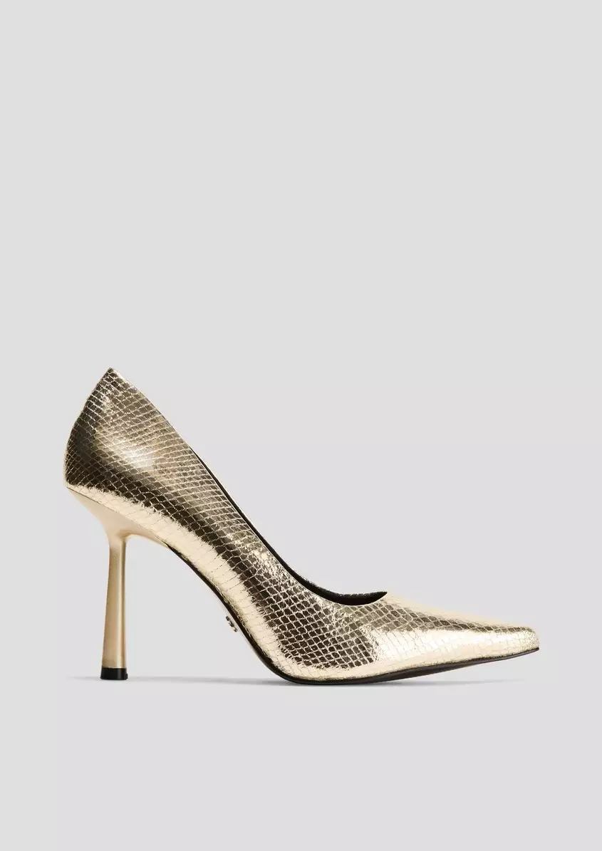 Pumps in Glanz-Optik