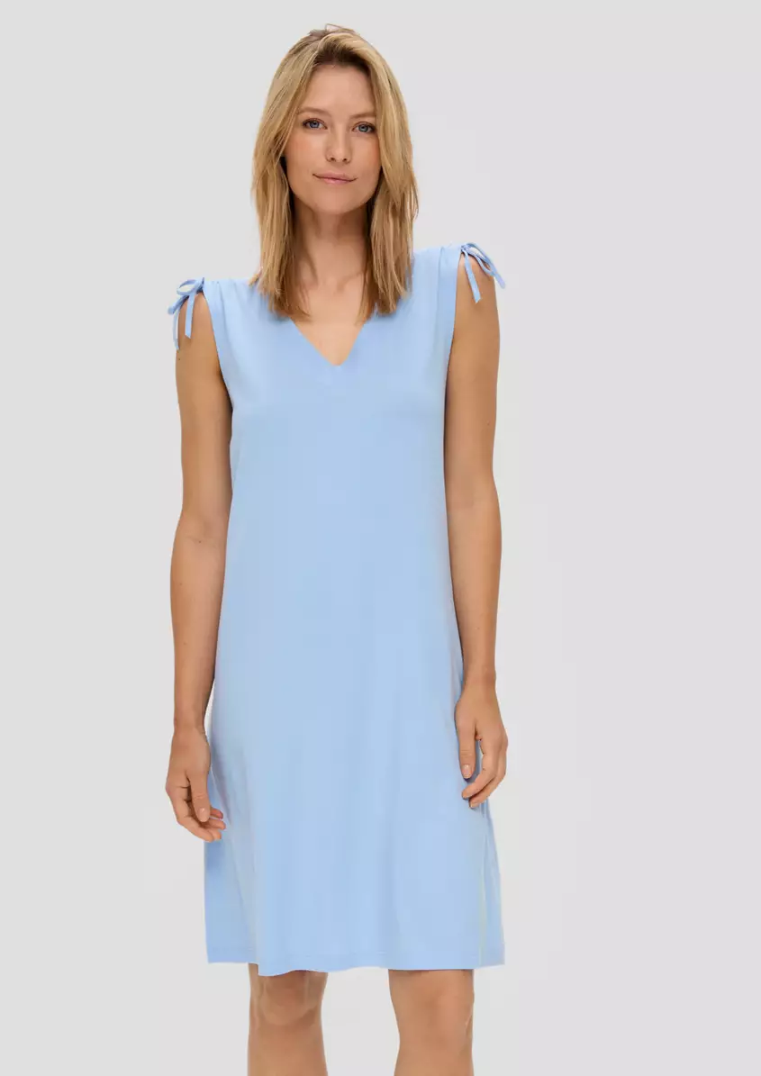 Kleid mit V-Ausschnitt und Binde-Detail
