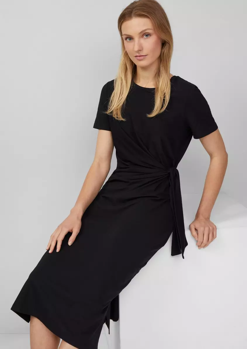Jersey-Kleid mit Knotendetail und Raffung