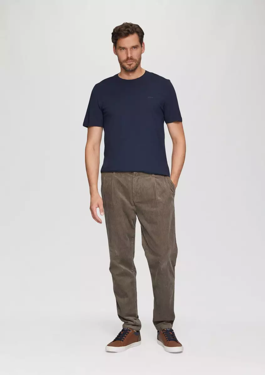 Cord-Chino aus Baumwollstretch mit Bundfalten