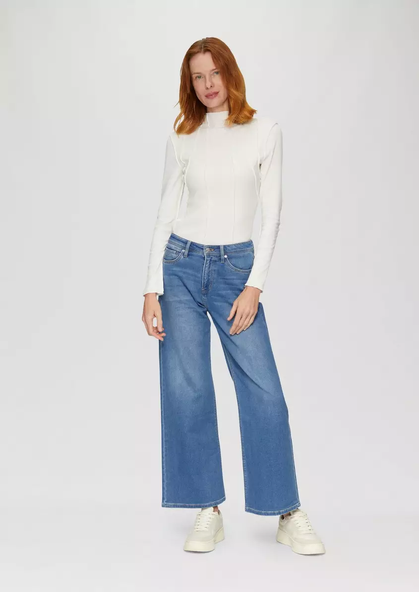 Enganliegendes Langarmshirt mit Naht-Details