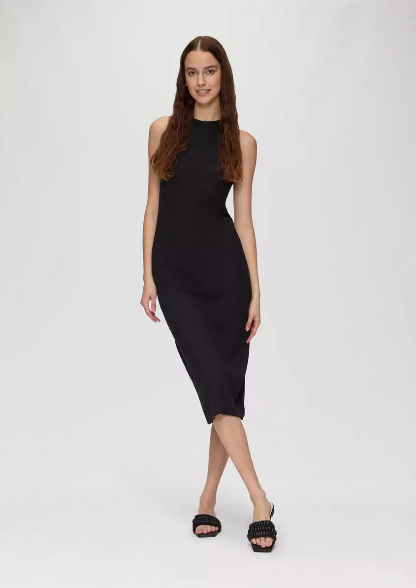 Elastisches Rippkleid im Slim Fit mit RÃ¼ckenausschnitt