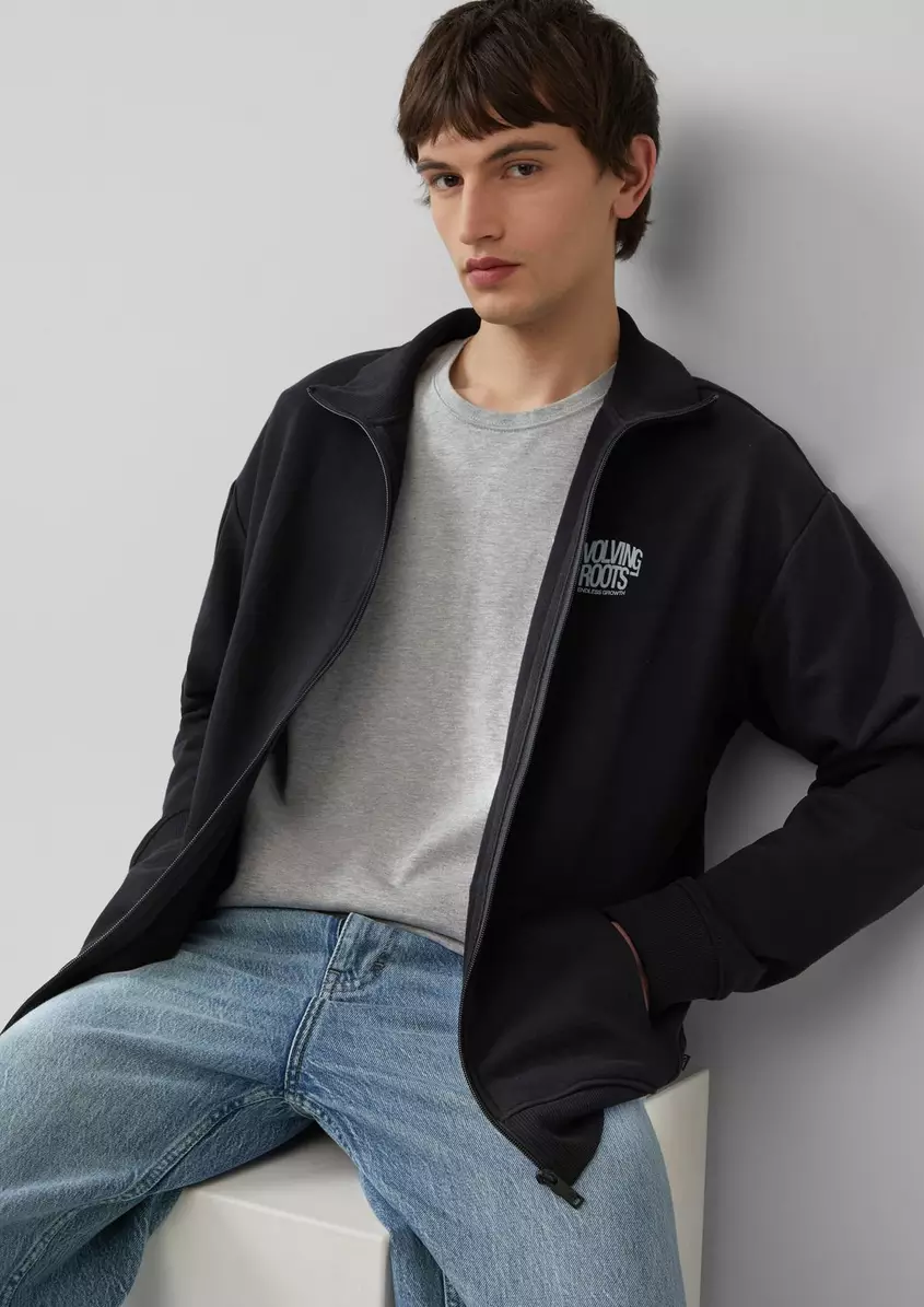 Sweatshirt-Jacke mit Stehkragen und Frontprint