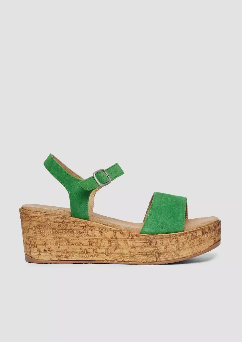 Modische Ledersandalen mit Keilabsatz