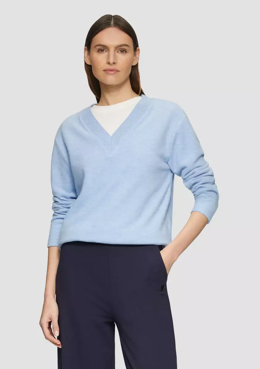 Weiches Sweatshirt mit V-Ausschnitt