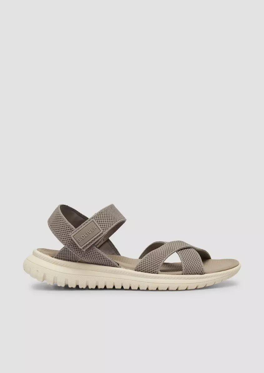 Sandalen mit Klettverschluss