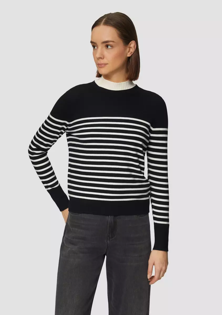 Gestreifter Pullover aus Viskosemix