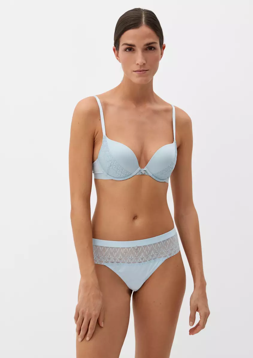String mit Spitzendetails
