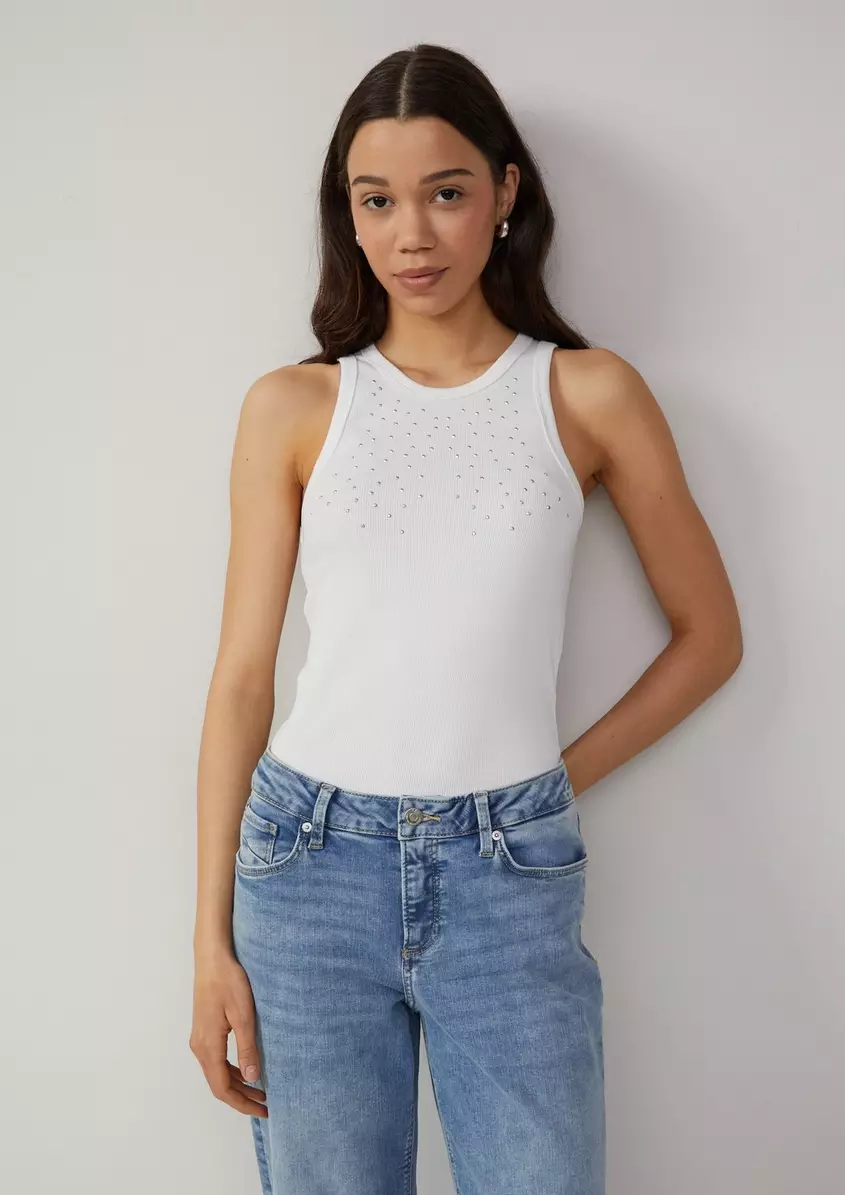 Geripptes Tanktop mit Schmucksteine